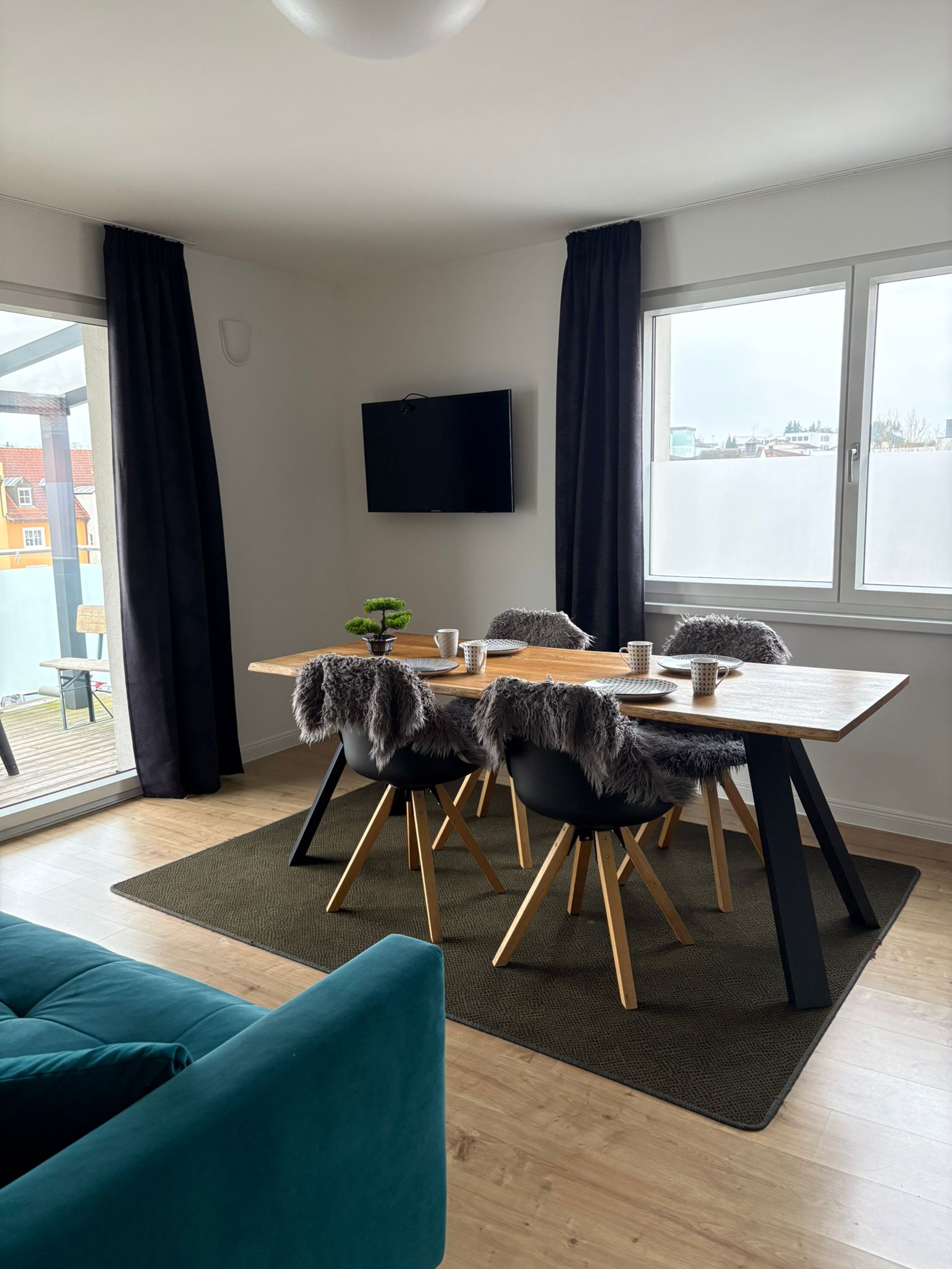 Essbereich mit TV