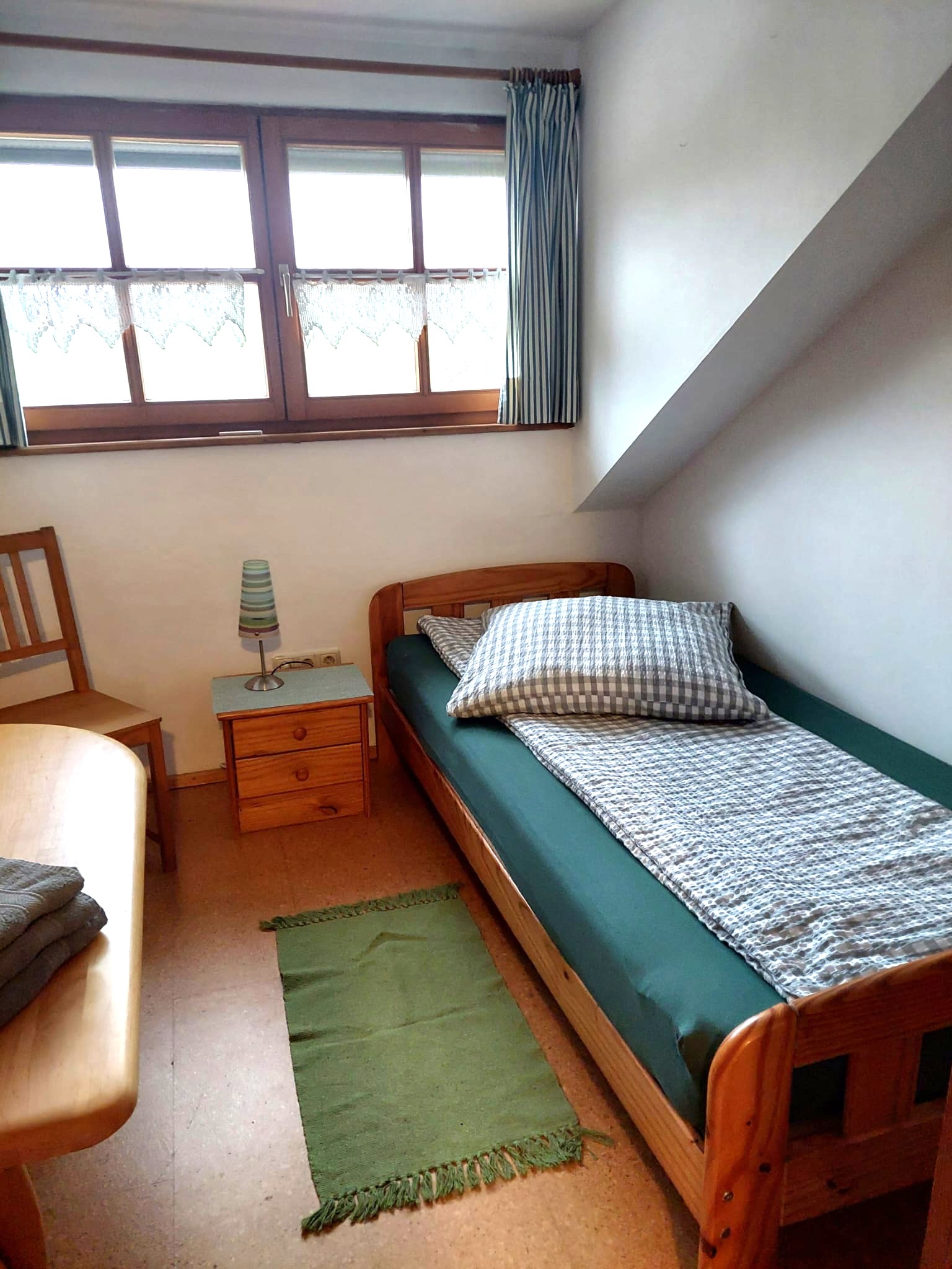 Schlafzimmer 1