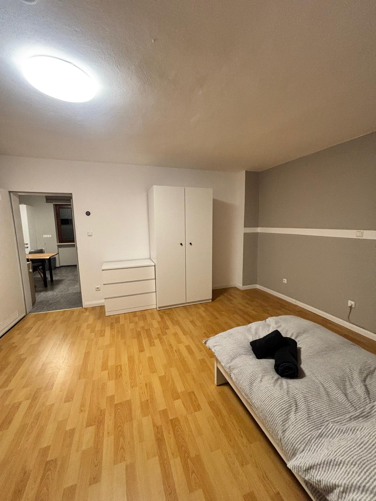 Schlafzimmer 1.1