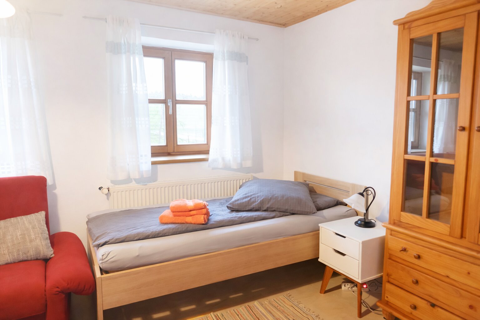 Wohnzimmer mit Schlafmöglichkeit