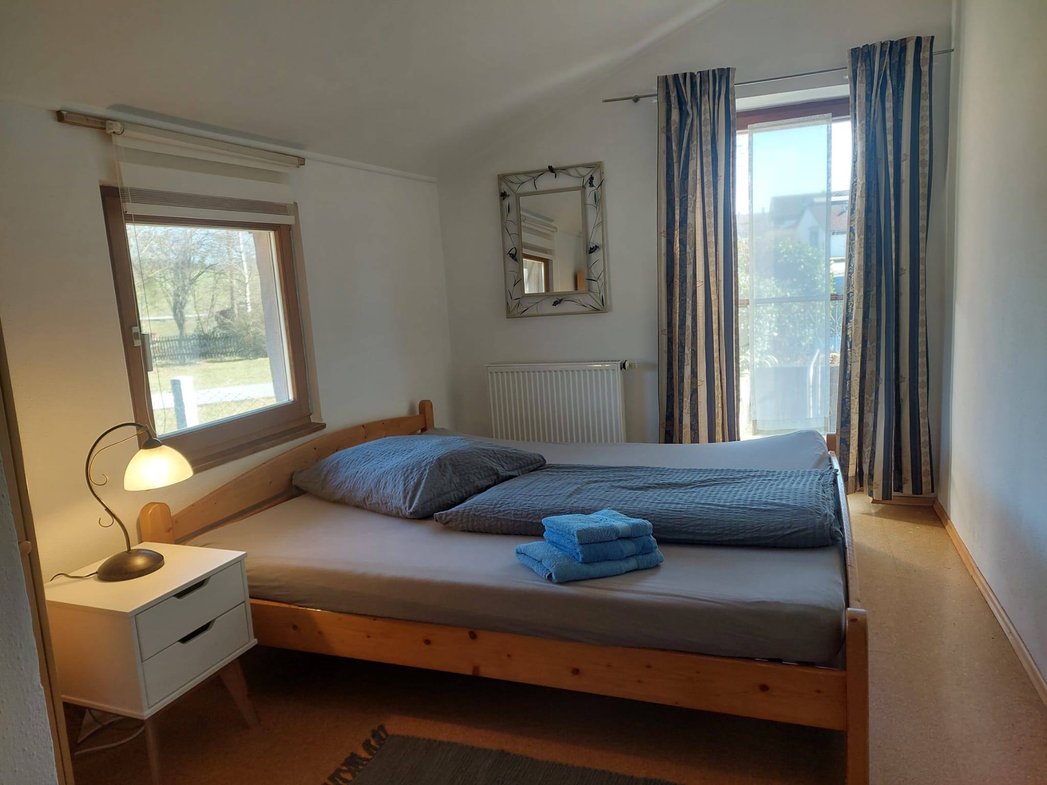 Schlafzimmer 1